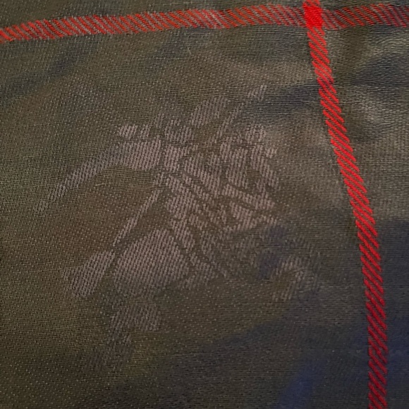 BURBERRY 100% CASHMERE GRAY PLAID SCARF/SHAWL - Picture 2 of 6